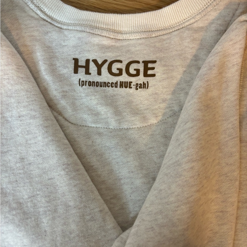 Disney Frozen Broadway Wandering Oaken’s Hygge Pullover Sweatshirt Small - Picture 4 of 5